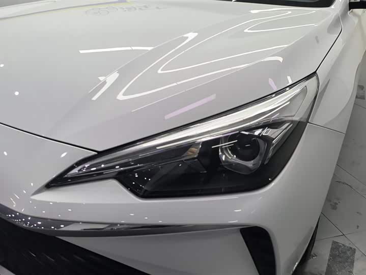 Фото 5 - Roewe i5