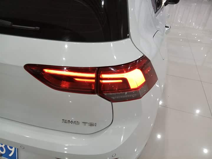 Фото 8 - Volkswagen Golf