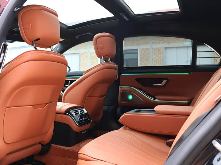 Фото 8 - Mercedes-Benz S-Class