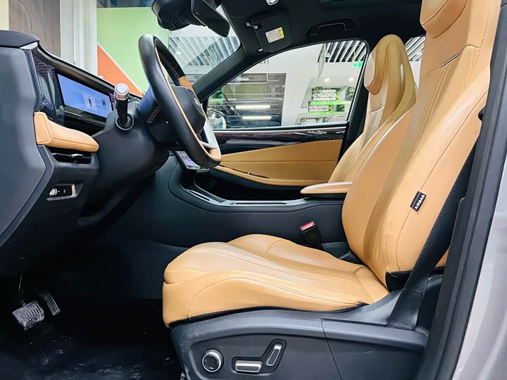 Фото 8 - Geely Galaxy L7