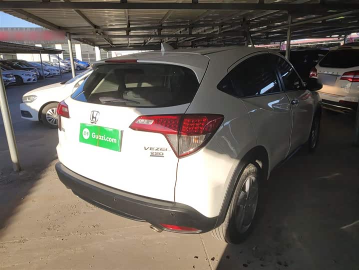 Фото 7 - Honda Vezel