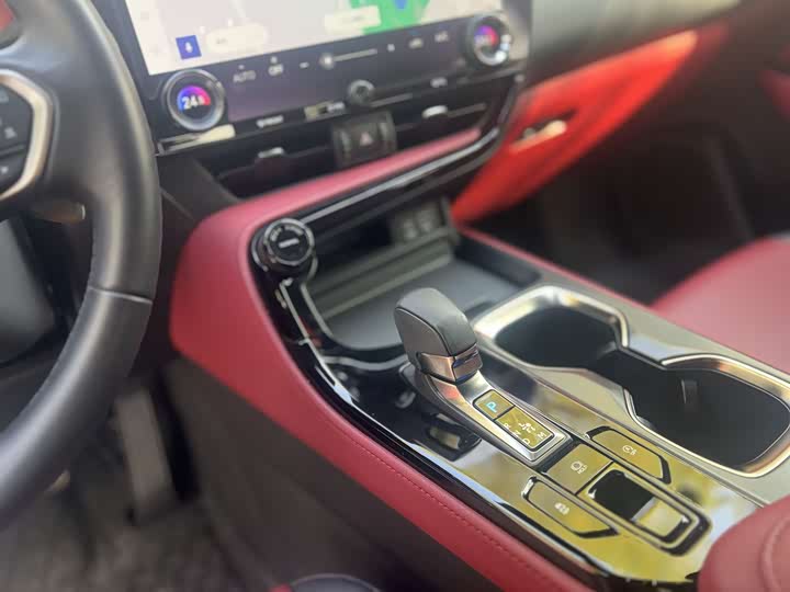 Фото 8 - Lexus NX