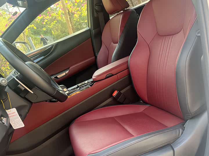 Фото 9 - Lexus NX