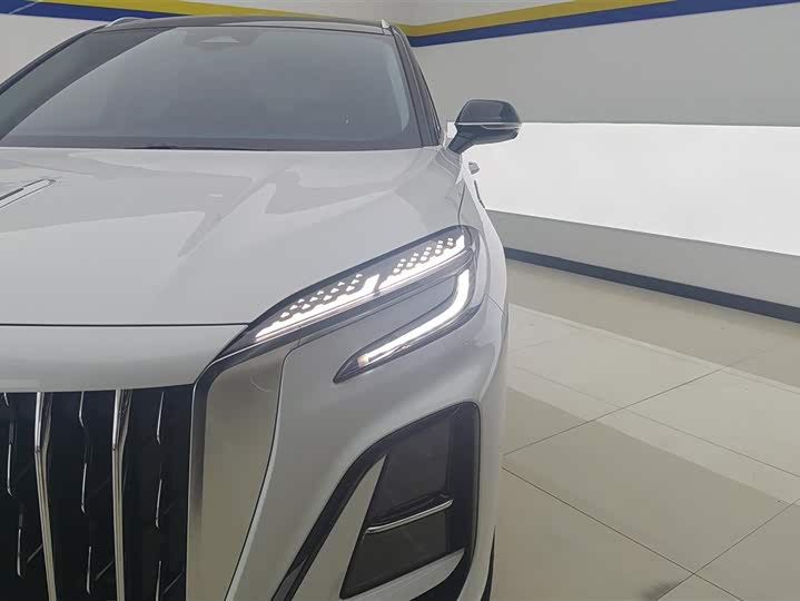 Фото 5 - Hongqi HS3 Hybrid