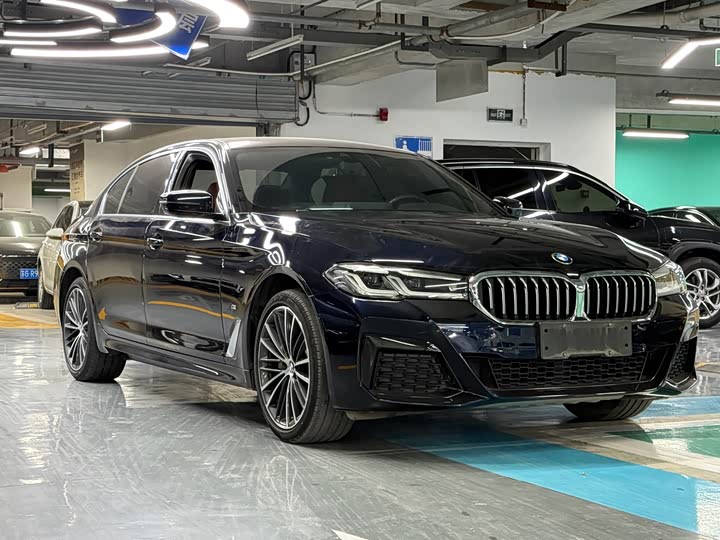 Фото 3 - BMW 5 Series