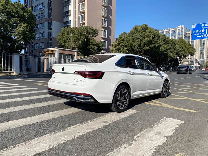 Фото 4 - Volkswagen Sagitar L