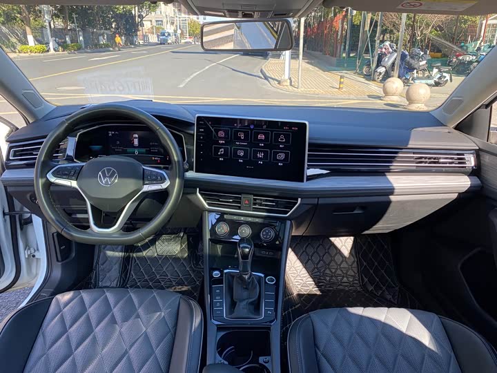 Фото 9 - Volkswagen Sagitar L