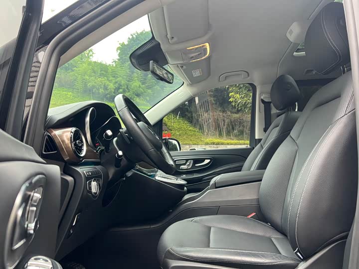 Фото 8 - Mercedes-Benz V-Class