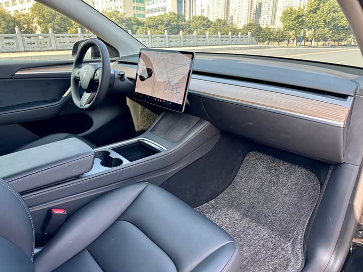 Фото 6 - Tesla Model Y