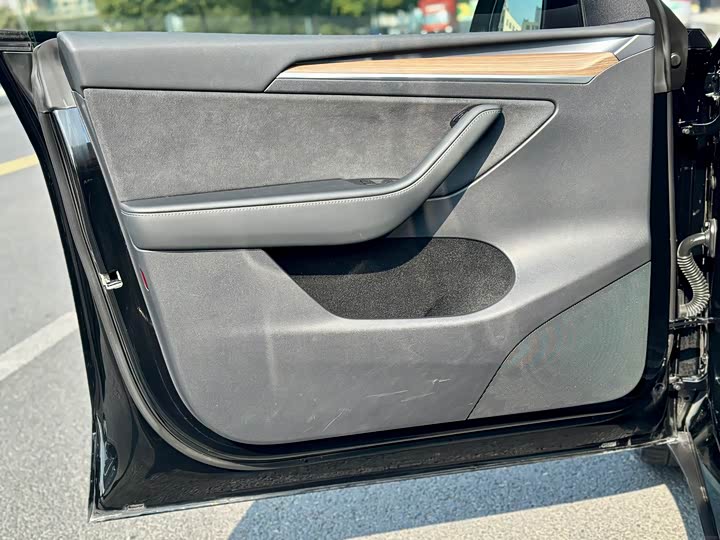 Фото 9 - Tesla Model Y