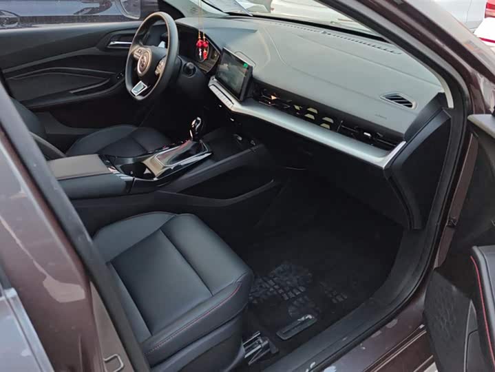 Фото 8 - MG Motor 5