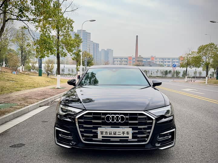 Фото 2 - Audi A6L