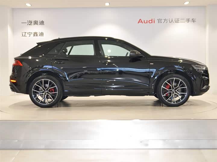 Фото 3 - Audi Q8