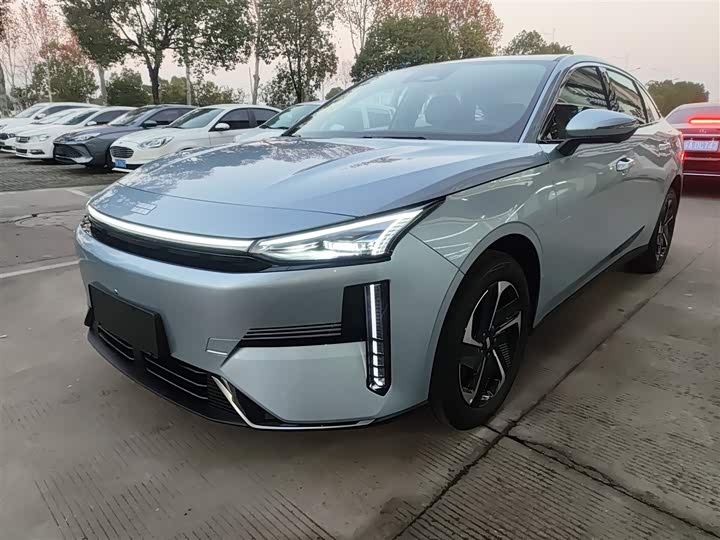 Фото 2 - Geely Galaxy L6