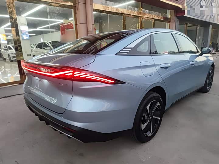 Фото 7 - Geely Galaxy L6