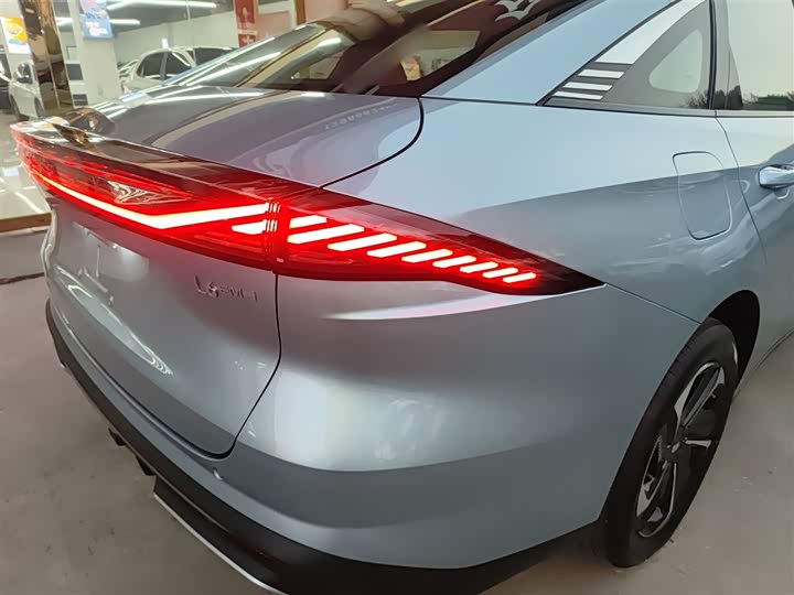 Фото 8 - Geely Galaxy L6