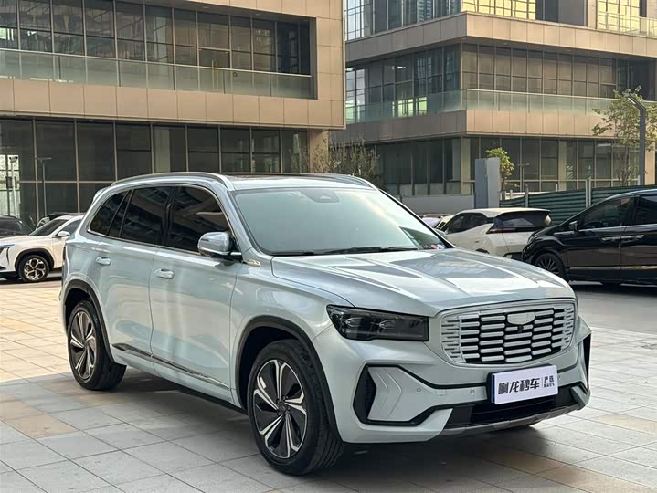 Фото 3 - Geely Monjaro