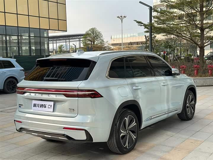 Фото 7 - Geely Monjaro