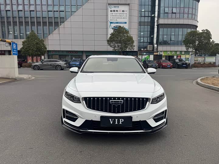 Фото 2 - Geely Preface