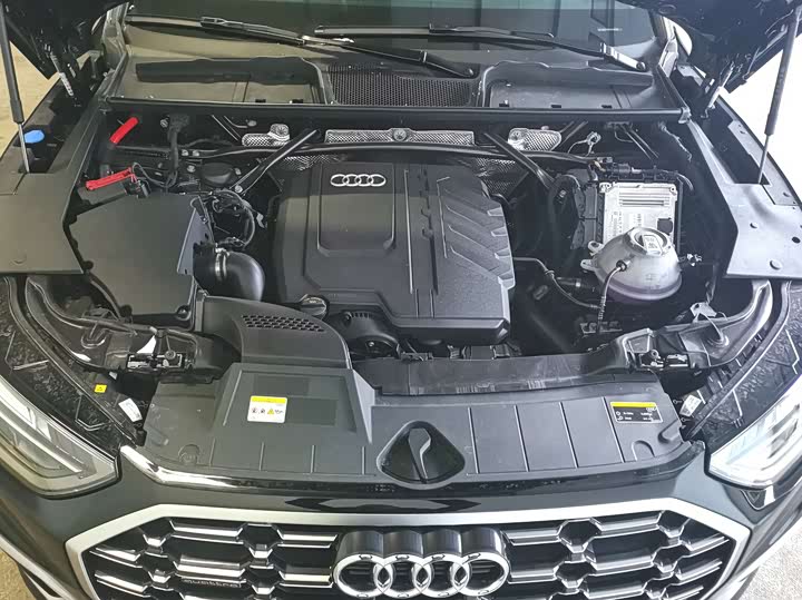 Фото 4 - Audi Q5L