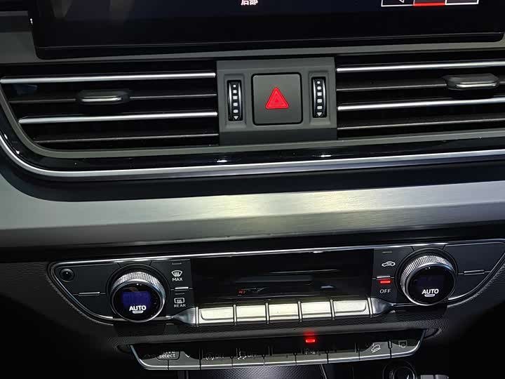 Фото 6 - Audi Q5L