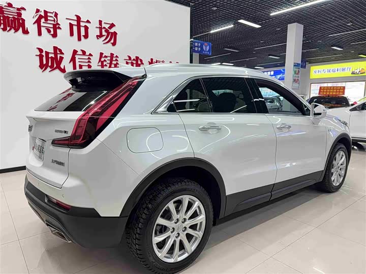 Фото 4 - Cadillac XT4