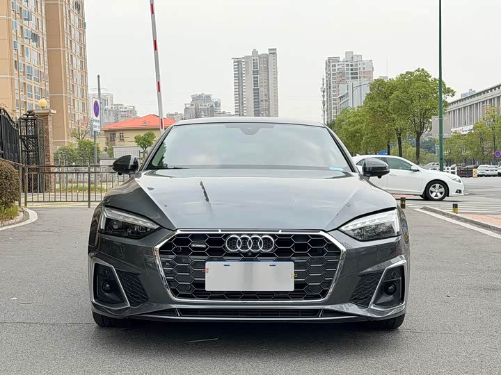 Фото 2 - Audi A5