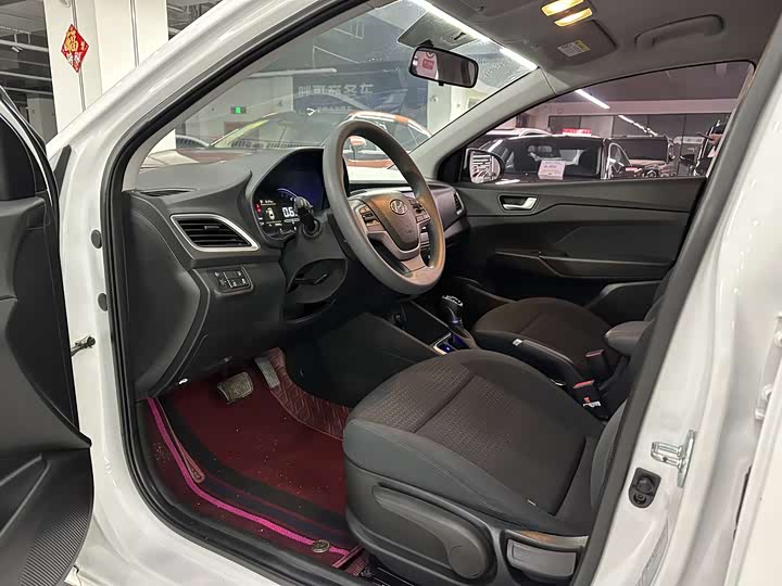 Фото 5 - Hyundai Verna