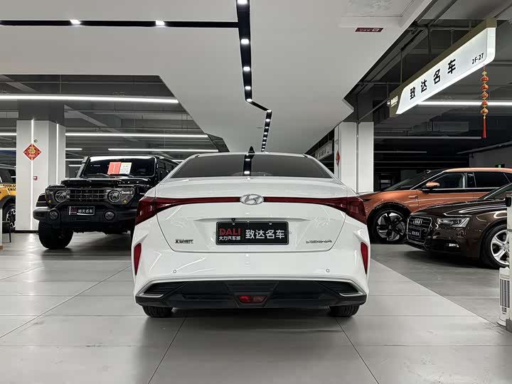 Фото 8 - Hyundai Verna