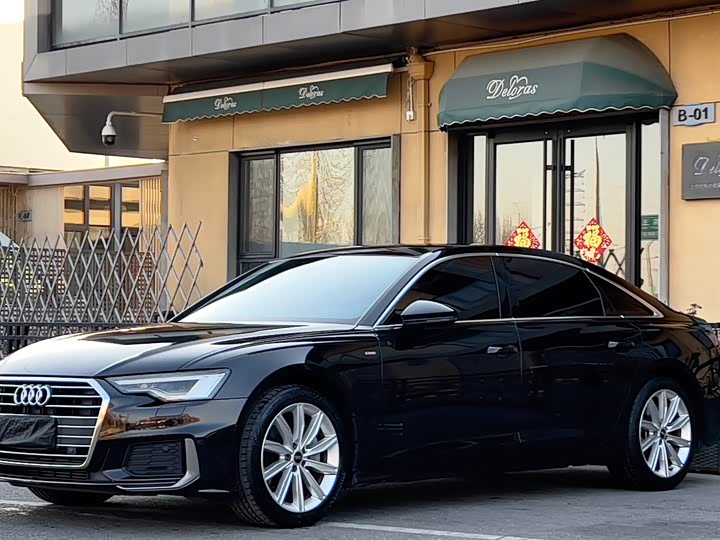 Фото 1 - Audi A6L