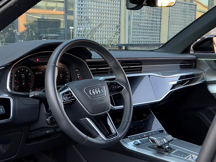 Фото 7 - Audi A6L