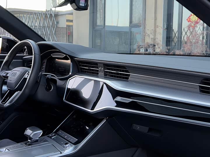 Фото 9 - Audi A6L