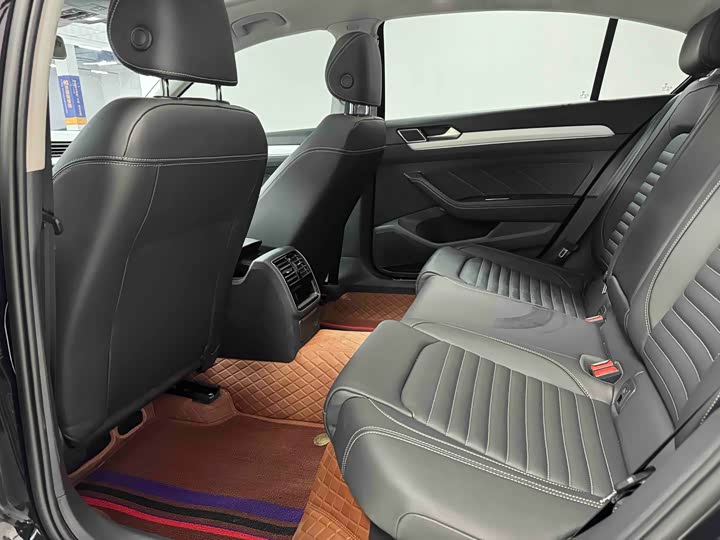 Фото 7 - Volkswagen Magotan