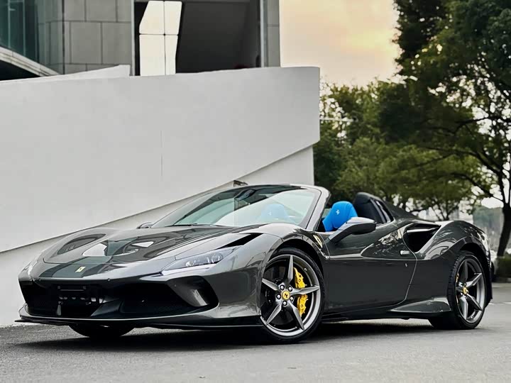 Фото 1 - Ferrari F8