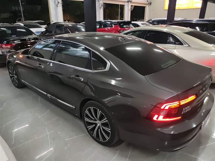 Фото 5 - Volvo S90