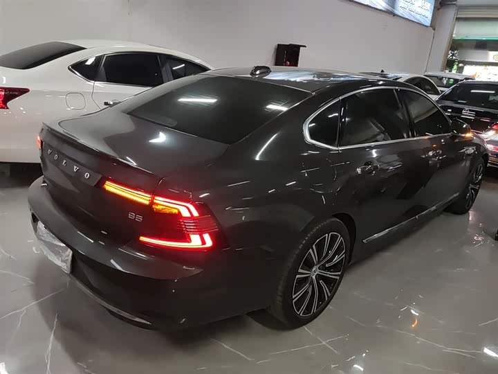 Фото 7 - Volvo S90