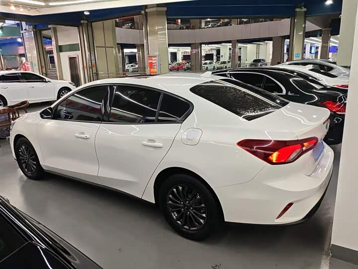 Фото 5 - Ford Focus