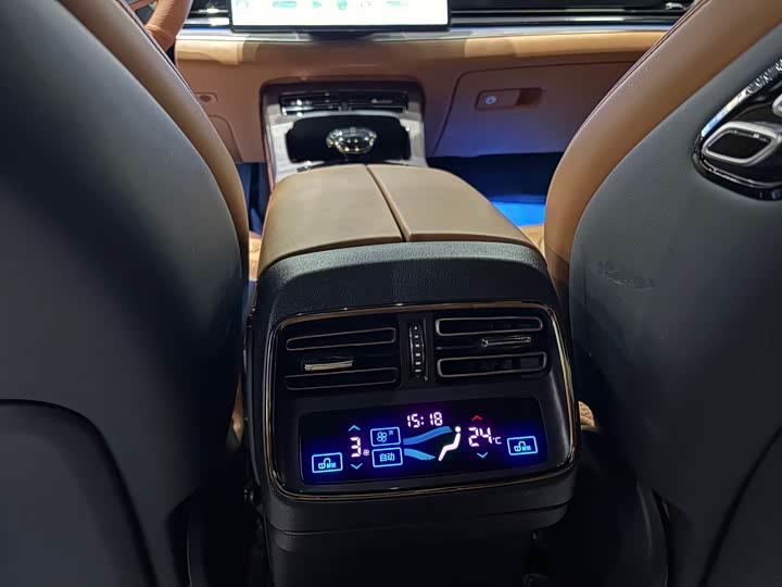 Фото 7 - BYD Han