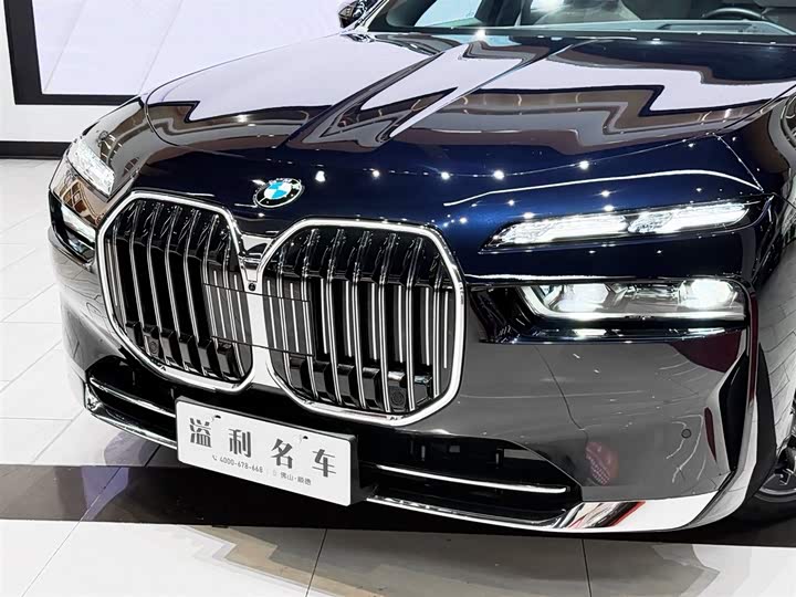 Фото 8 - BMW 7 Series