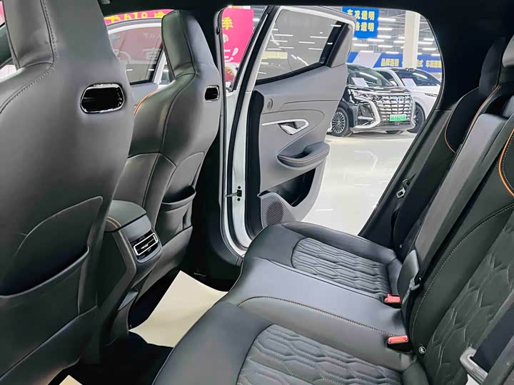 Фото 8 - Changan UNI-T