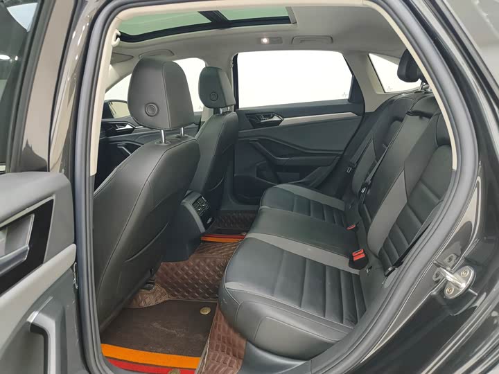 Фото 8 - Volkswagen Sagitar L