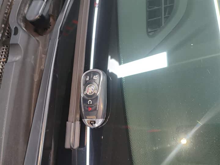 Фото 9 - Buick LaCrosse