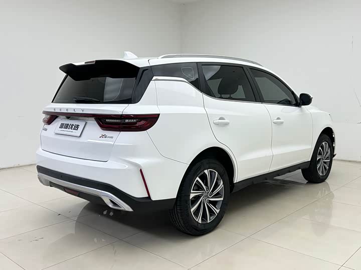 Фото 5 - Geely Vision X6