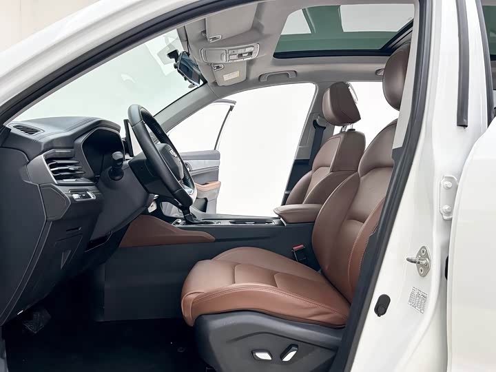 Фото 7 - Geely Vision X6