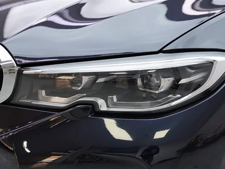 Фото 3 - BMW 3 Series