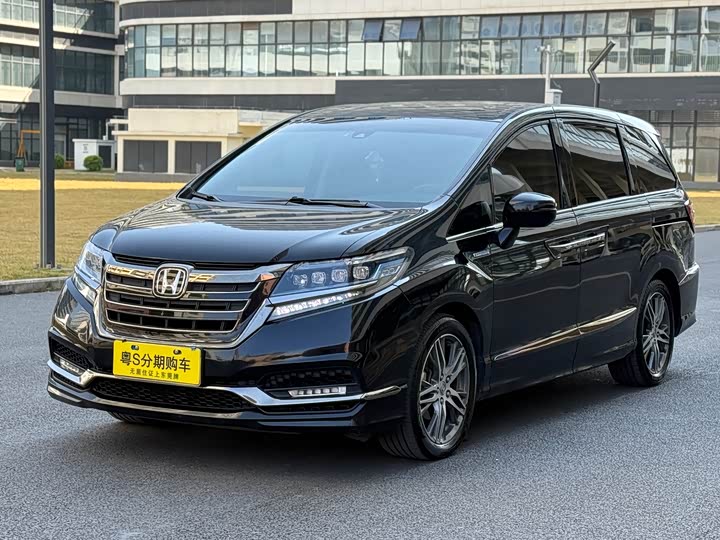 Фото 1 - Honda Elysion