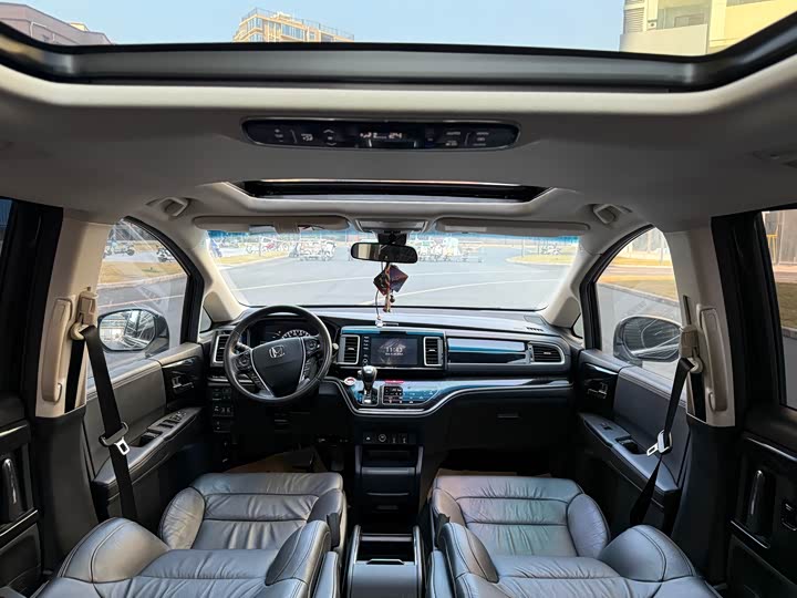 Фото 6 - Honda Elysion