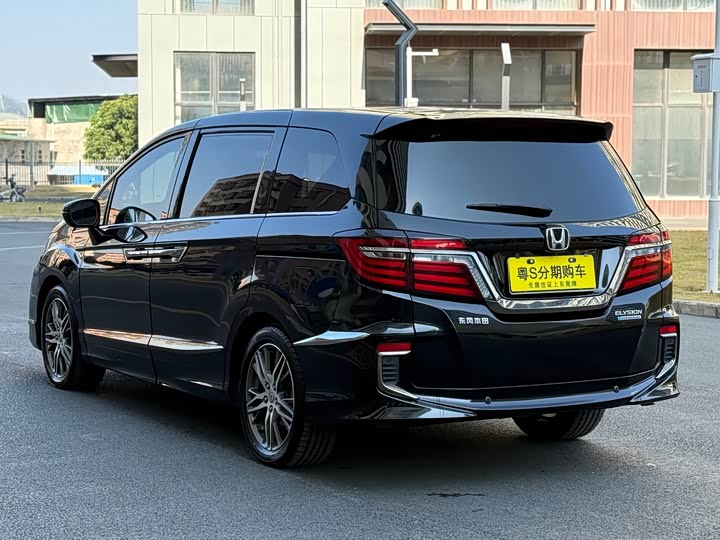 Фото 7 - Honda Elysion