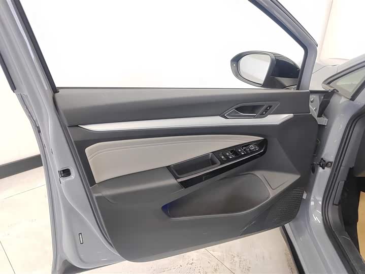 Фото 7 - Volkswagen Golf