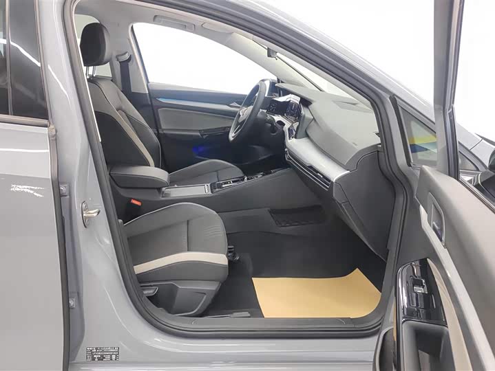 Фото 8 - Volkswagen Golf